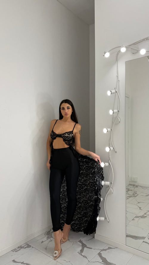 Top in pizzo con strascico - 2 colori