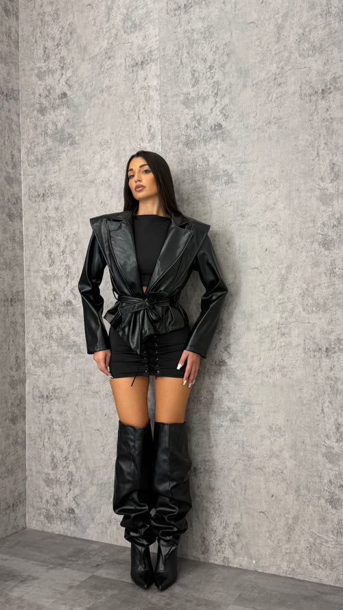 Trench Black Glossy