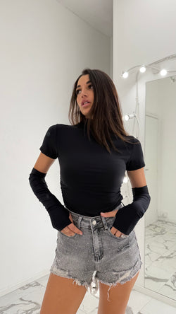T - shirt crop + manicotti