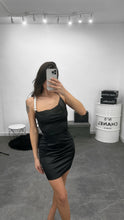 Carica l&#39;immagine nel visualizzatore di Gallery, Abito White Pearl - 3 colori
